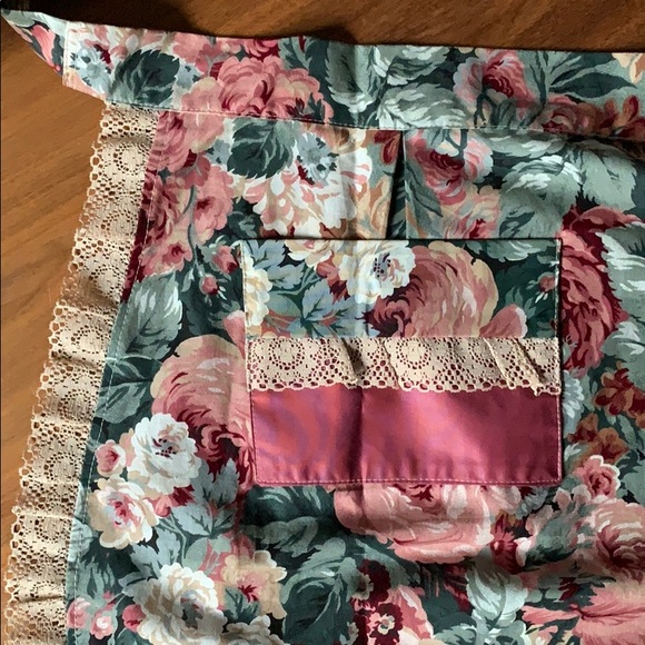 Vintage Romantic Floral Print Cottagecore Apron - Picture 2 of 2